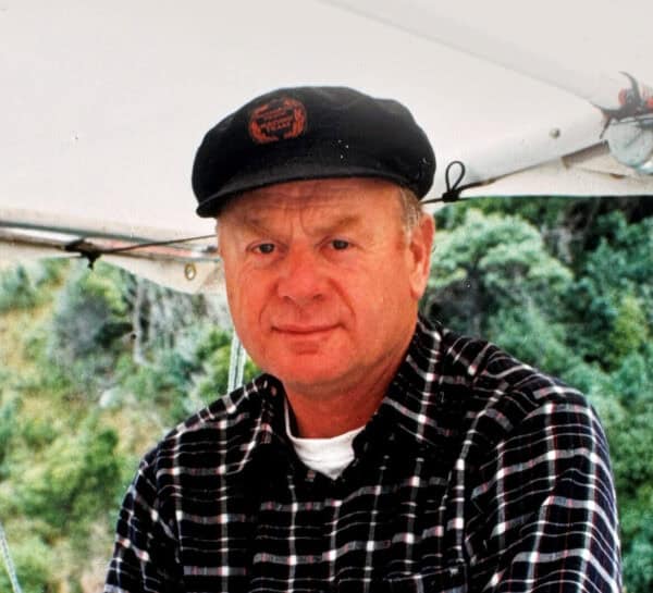 Leslie Francis (Les) Sparrow