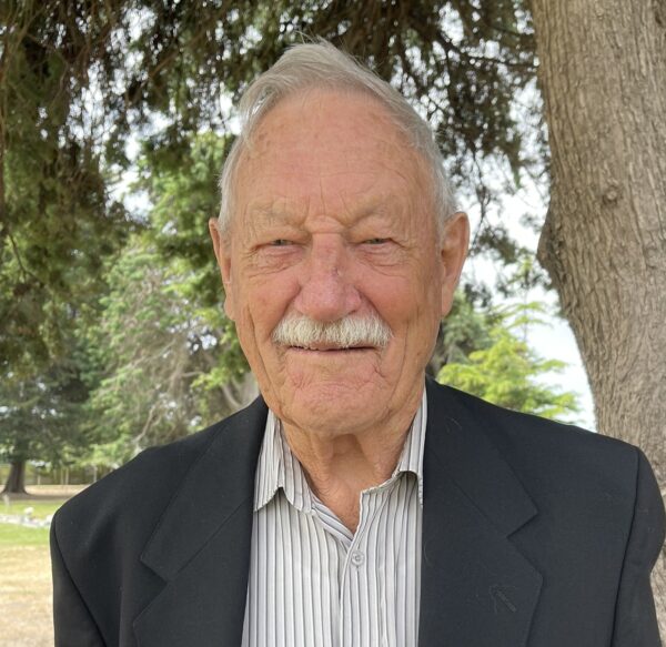 Mr Warwick Arthur  GRAHAM